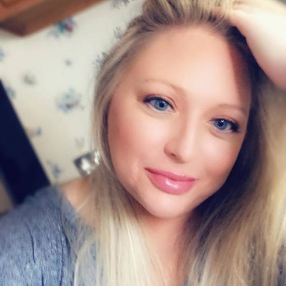 Meet your Posher, Ronda - Picture 1 of 1